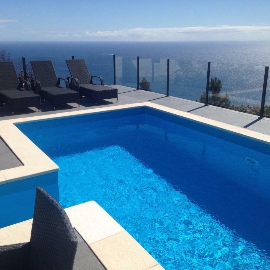 Villa Por Do Sol Estreito Da Calheta Exteriör bild
