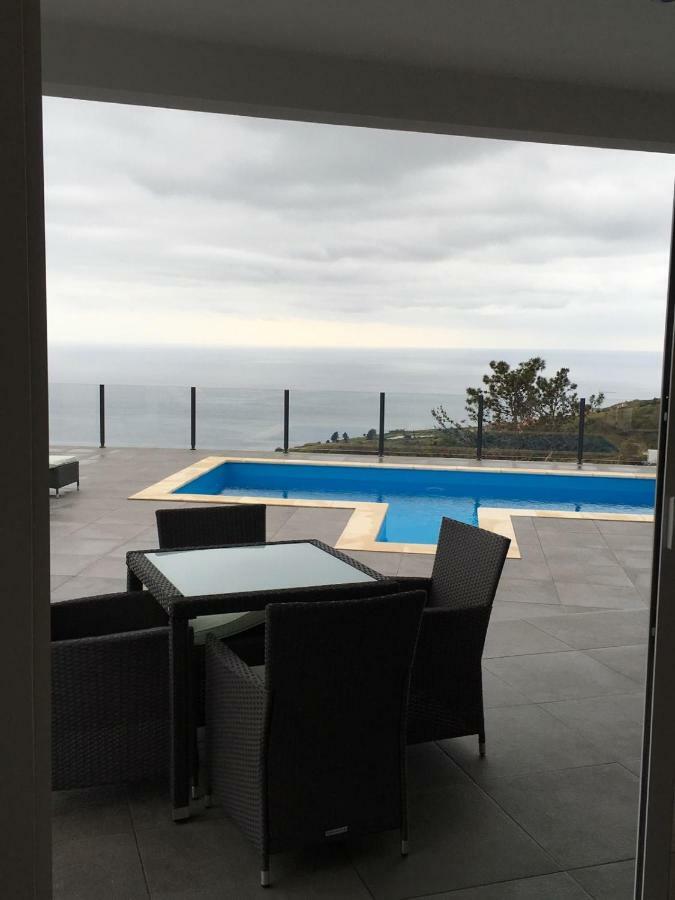 Villa Por Do Sol Estreito Da Calheta Exteriör bild