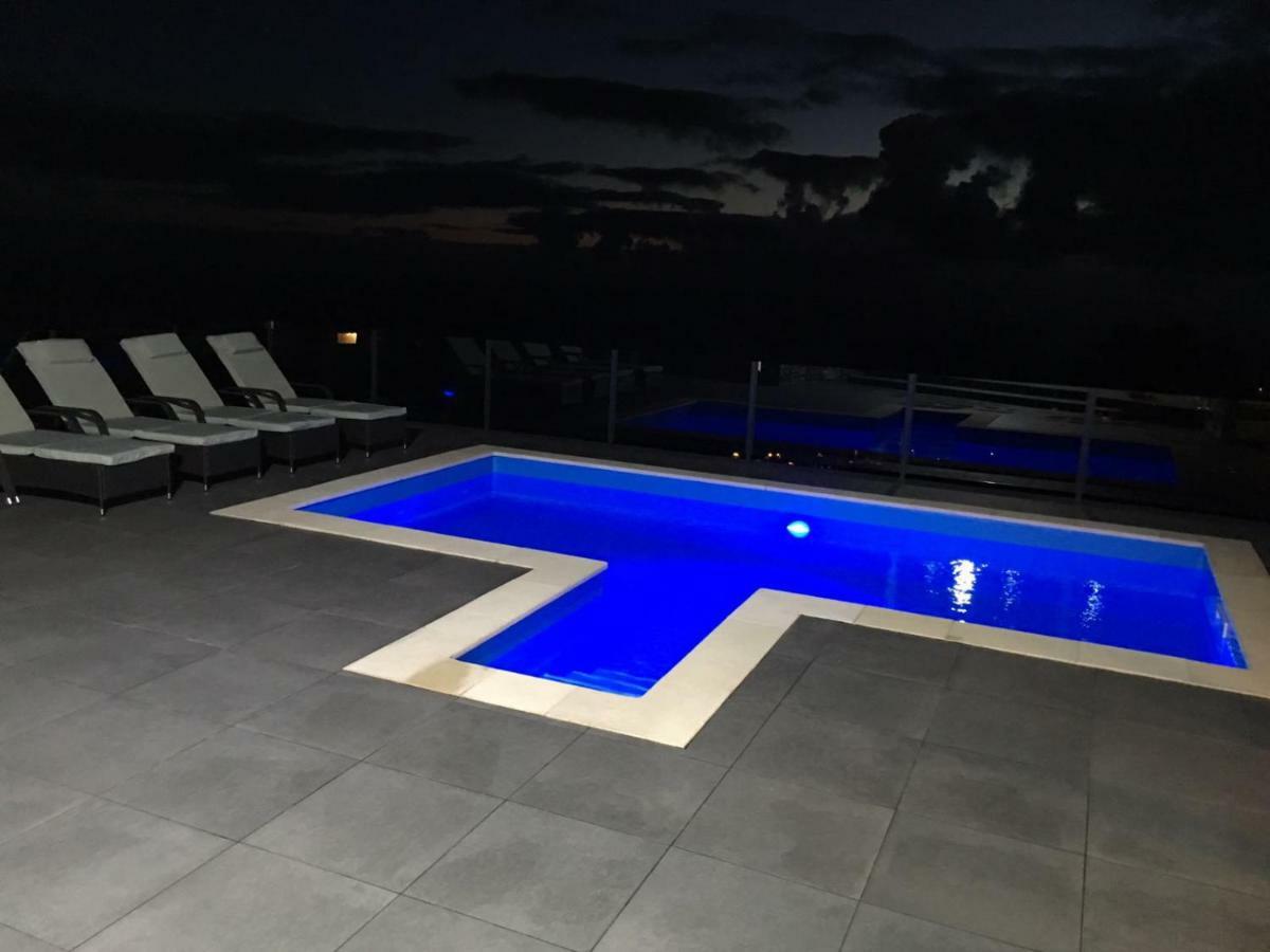 Villa Por Do Sol Estreito Da Calheta Exteriör bild